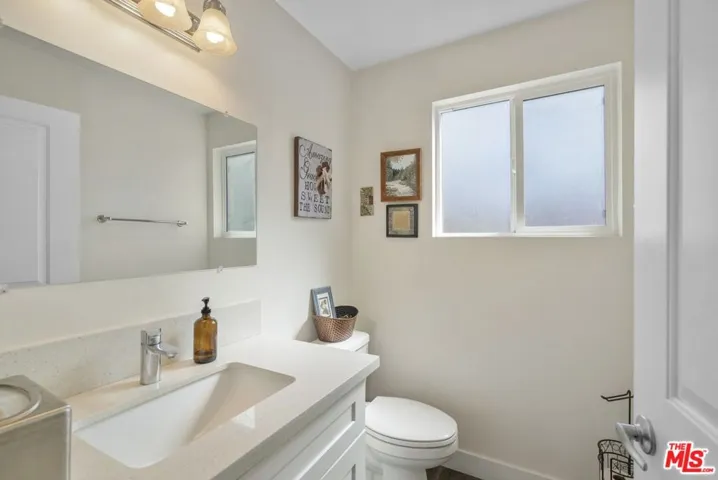 9237 Wakefield Avenue 10, Panorama City, California 91402