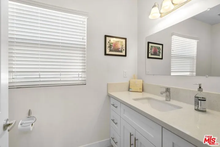 9237 Wakefield Avenue 10, Panorama City, California 91402