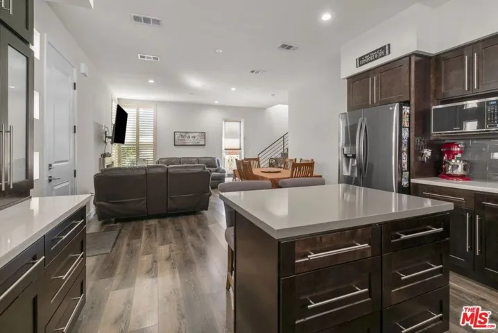 9237 Wakefield Avenue 10, Panorama City, California 91402