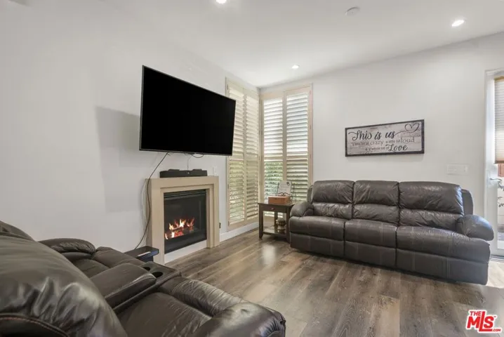 9237 Wakefield Avenue 10, Panorama City, California 91402