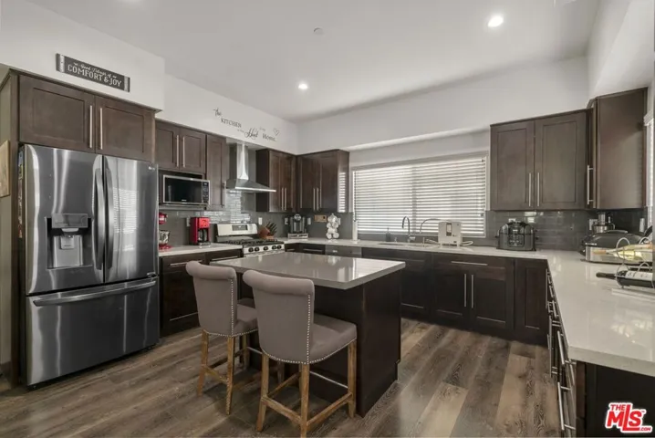 9237 Wakefield Avenue 10, Panorama City, California 91402