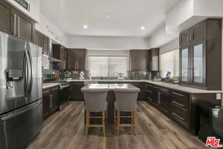 9237 Wakefield Avenue 10, Panorama City, California 91402