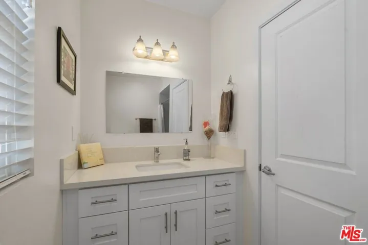 9237 Wakefield Avenue 10, Panorama City, California 91402