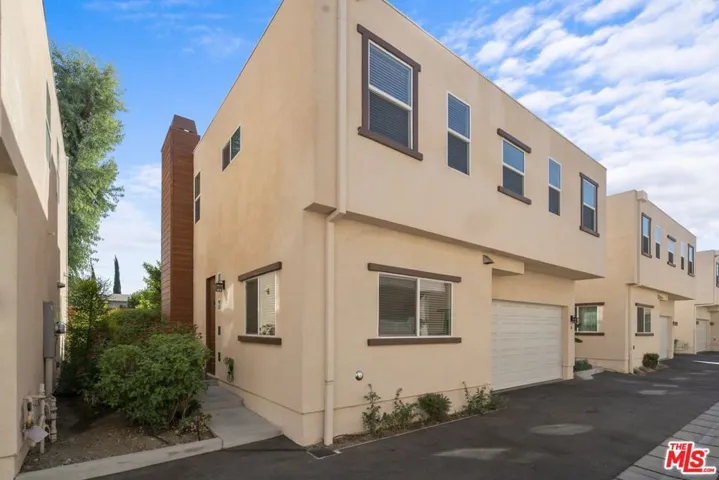 9237 Wakefield Avenue 10, Panorama City, California 91402