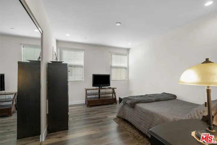 9237 Wakefield Avenue 10, Panorama City, California 91402