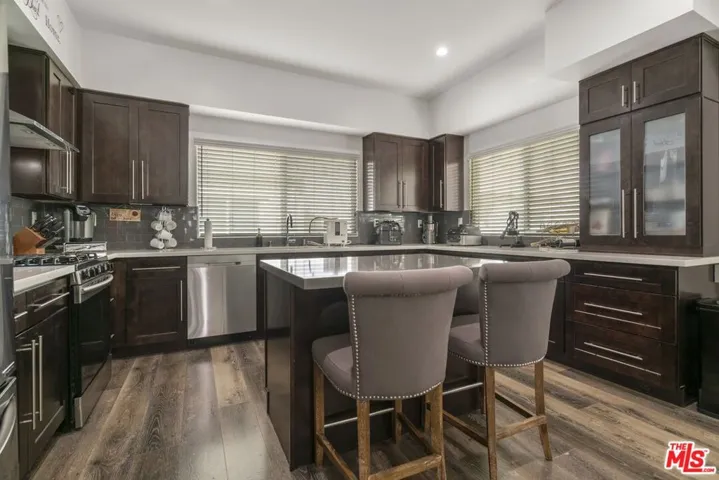 9237 Wakefield Avenue 10, Panorama City, California 91402