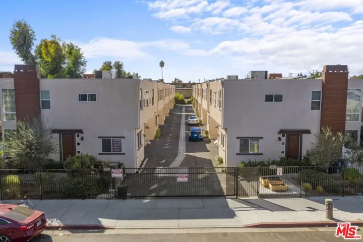 9237 Wakefield Avenue 10, Panorama City, California 91402
