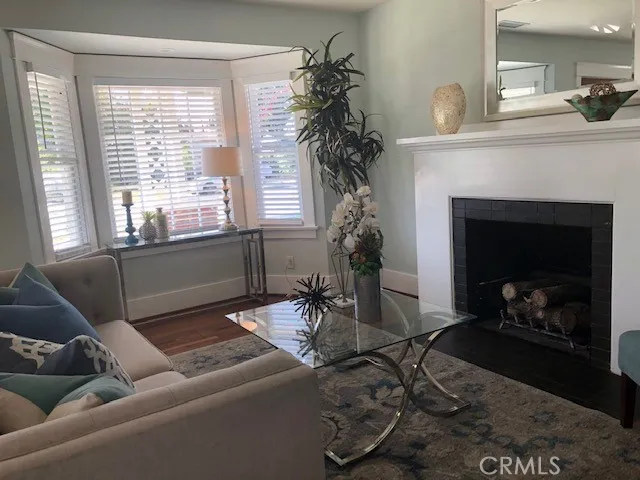 Living Room w/Bay Window - House