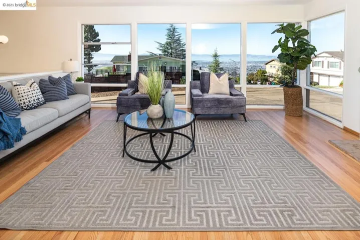 200 Rishell Dr, Oakland, California 94619