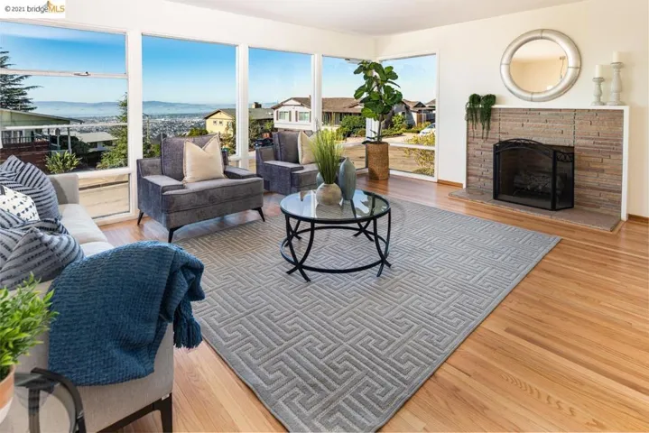200 Rishell Dr, Oakland, California 94619