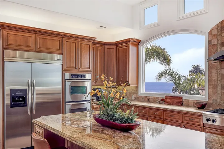 30130 Palos Verdes Drive W, Rancho Palos Verdes, California 90275