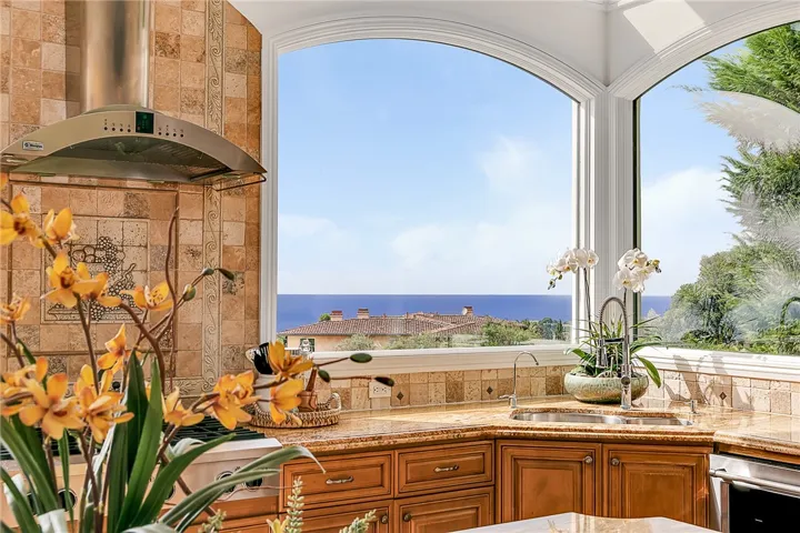 30130 Palos Verdes Drive W, Rancho Palos Verdes, California 90275