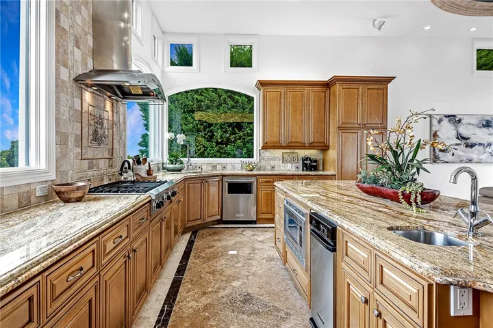 30130 Palos Verdes Drive W, Rancho Palos Verdes, California 90275