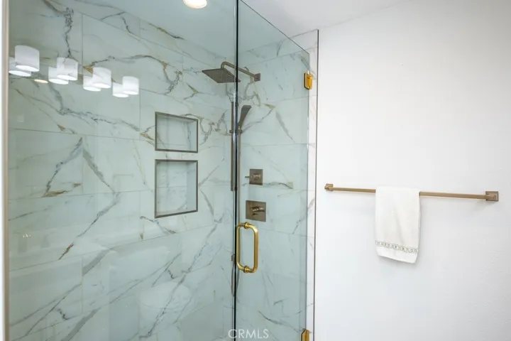 Remodeled Main Floor Bath