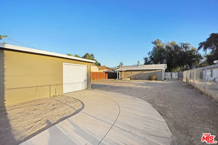 271 E 10th Street, San Bernardino, California 92410