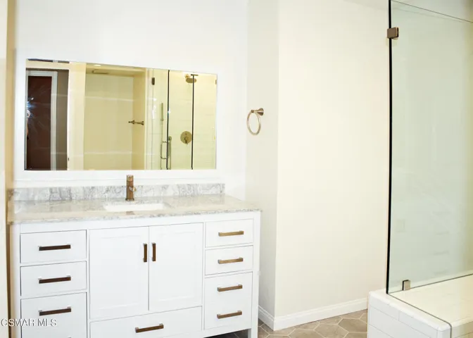 24-Upstairs Bathroom
