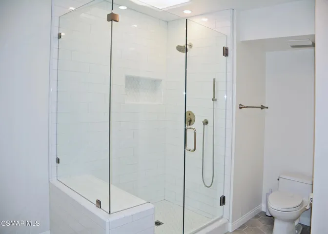 23-Upstairs Bathroom X
