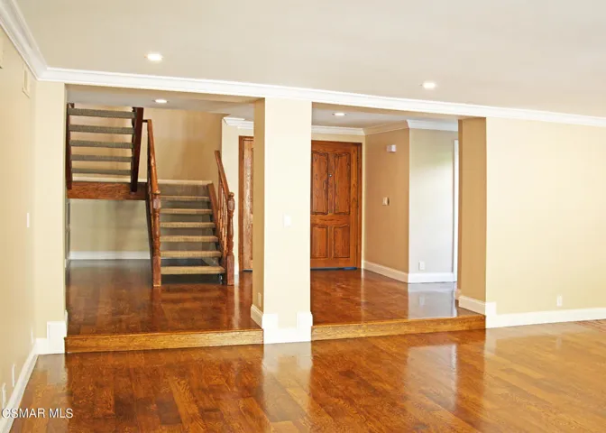 2-Entry Hall _TamOshanter