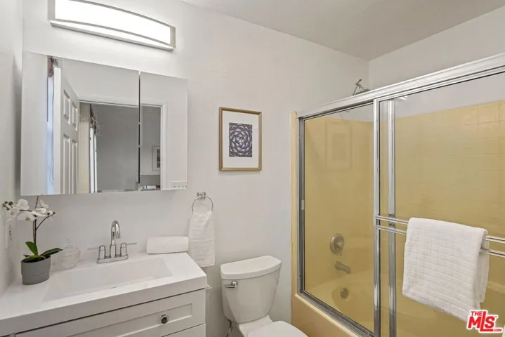 1076 S Orange Grove Avenue 2, Los Angeles, California 90019