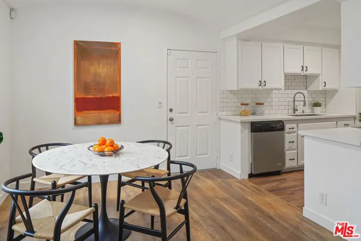 1076 S Orange Grove Avenue 2, Los Angeles, California 90019