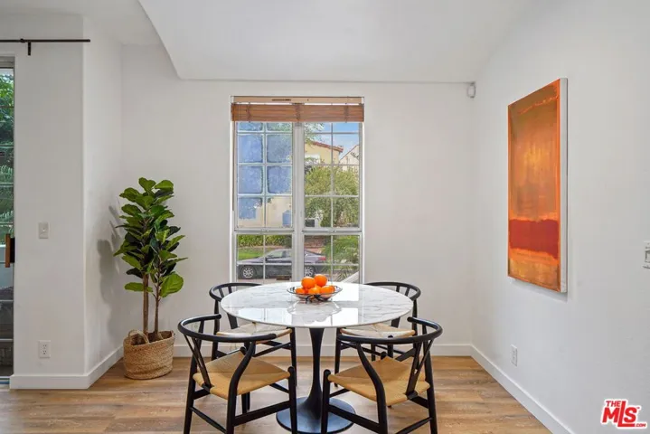 1076 S Orange Grove Avenue 2, Los Angeles, California 90019