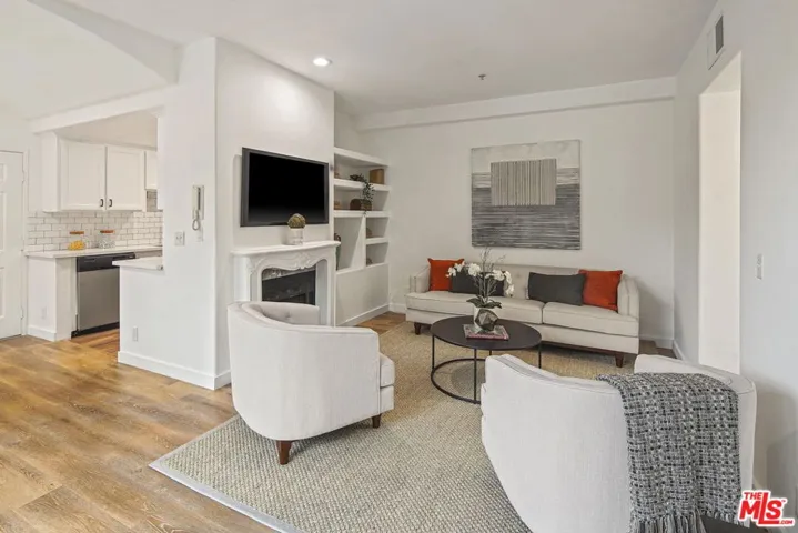 1076 S Orange Grove Avenue 2, Los Angeles, California 90019