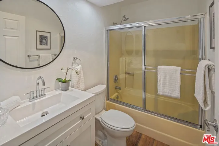 1076 S Orange Grove Avenue 2, Los Angeles, California 90019