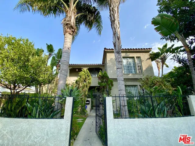 Main entrance to the duplex