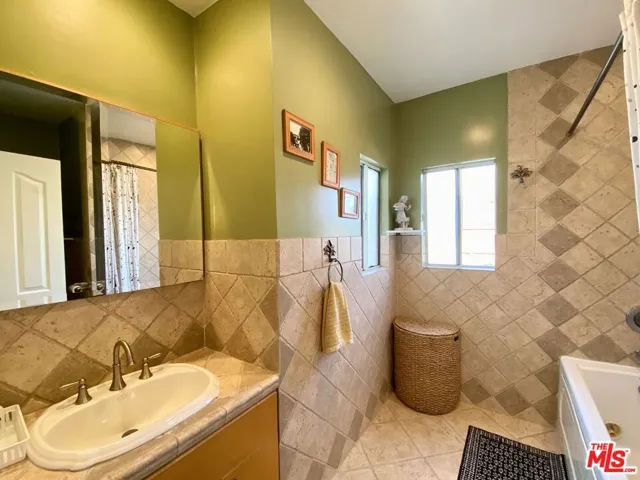 Full bathroom