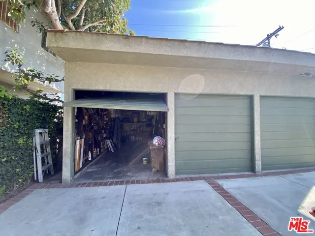 Private garage