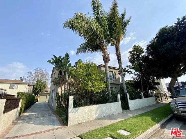 Ample driveway & street parking