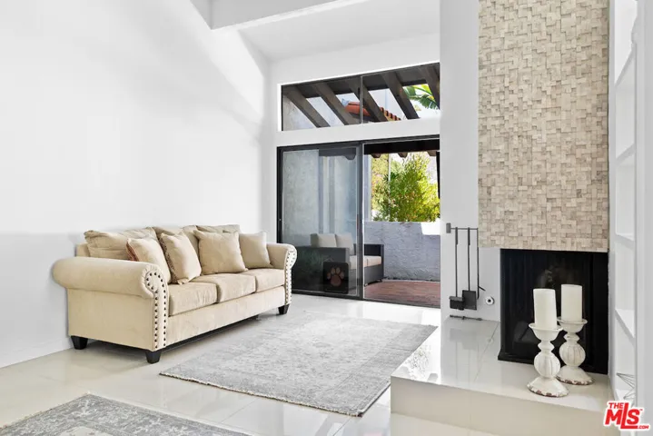 1671 Michael Lane, Pacific Palisades, California 90272