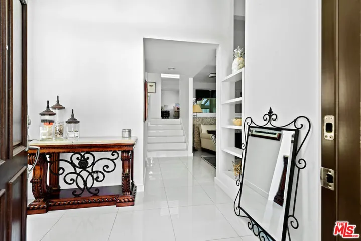 1671 Michael Lane, Pacific Palisades, California 90272