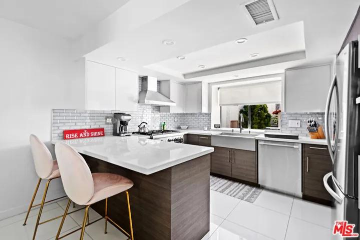 1671 Michael Lane, Pacific Palisades, California 90272