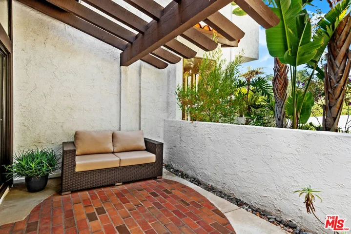 1671 Michael Lane, Pacific Palisades, California 90272