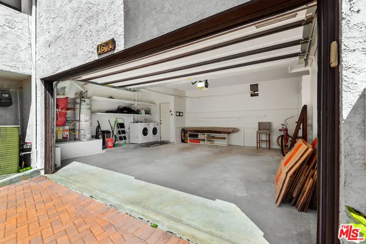 1671 Michael Lane, Pacific Palisades, California 90272