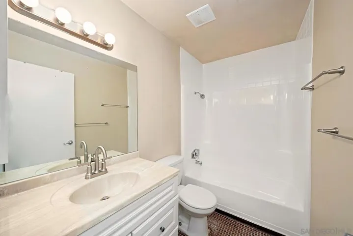 6470 Bell Bluff Ave, San Diego, California 92119