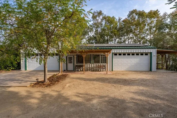 Garage/Art Studio/Workshop
