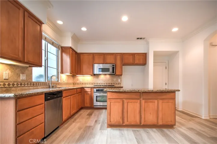 61 Regal, Irvine, California 92620