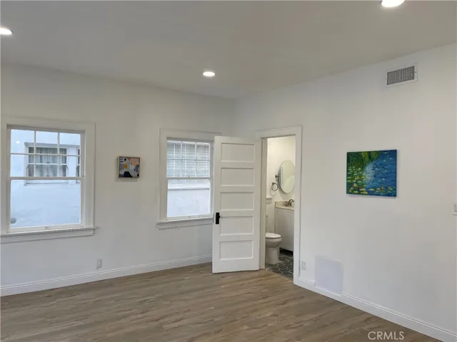 1174 S Victoria Avenue, Los Angeles, California 90019