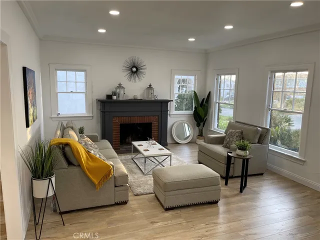 1174 S Victoria Avenue, Los Angeles, California 90019