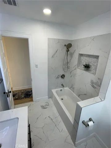 1174 S Victoria Avenue, Los Angeles, California 90019