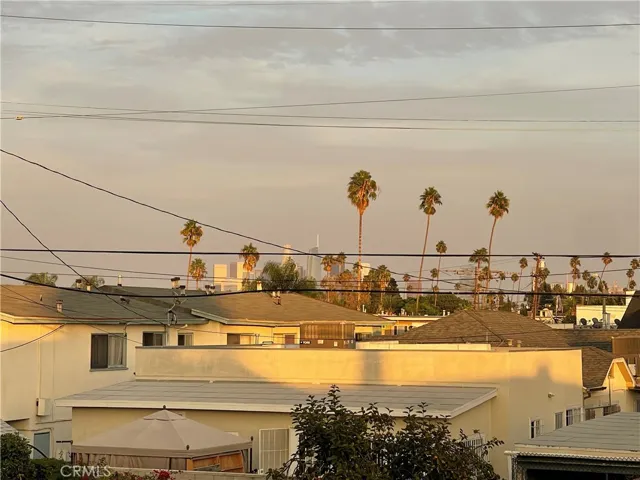1174 S Victoria Avenue, Los Angeles, California 90019