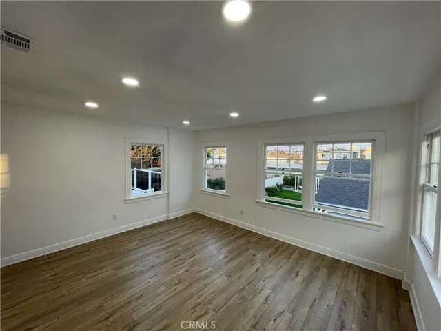 1174 S Victoria Avenue, Los Angeles, California 90019