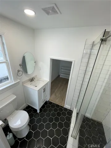 1174 S Victoria Avenue, Los Angeles, California 90019