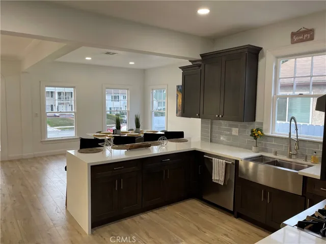 1174 S Victoria Avenue, Los Angeles, California 90019
