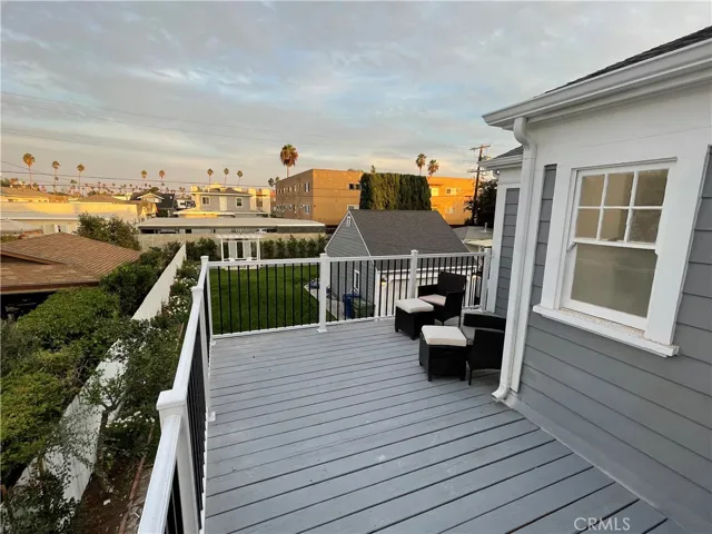 1174 S Victoria Avenue, Los Angeles, California 90019
