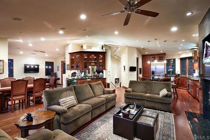 728 Dewitt Ave, Encinitas, California 92024