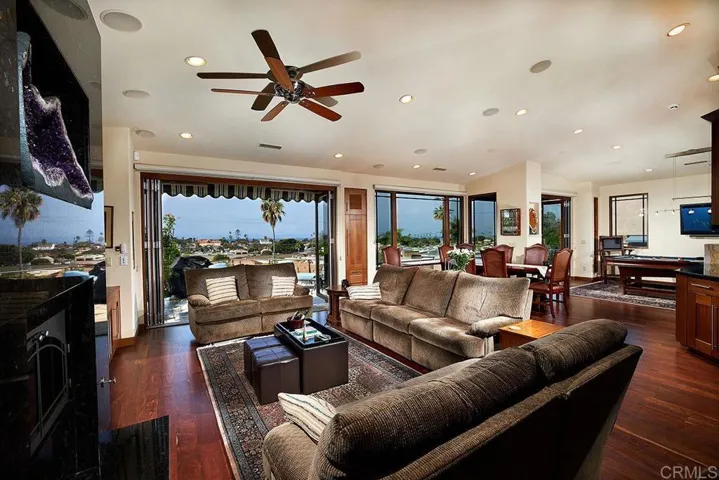 728 Dewitt Ave, Encinitas, California 92024