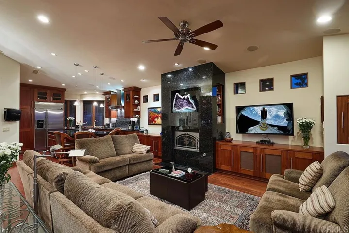 728 Dewitt Ave, Encinitas, California 92024